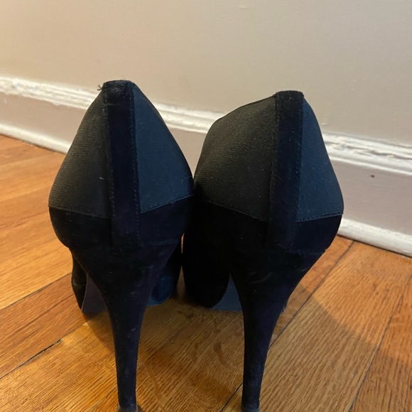 Stuart Weitzman black suede platform booties size 7 - Picture 4 of 7